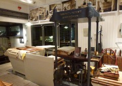Hur framställer man papper för hand?